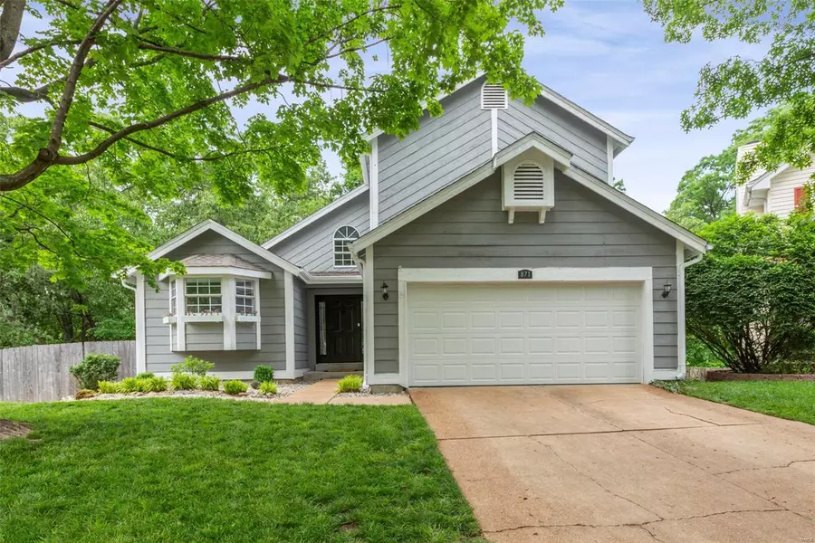 871 Ginger Wood, Ballwin, MO 63021
