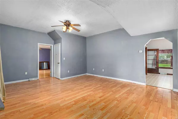 Mount Olive, IL 62069,107 E 3rd North