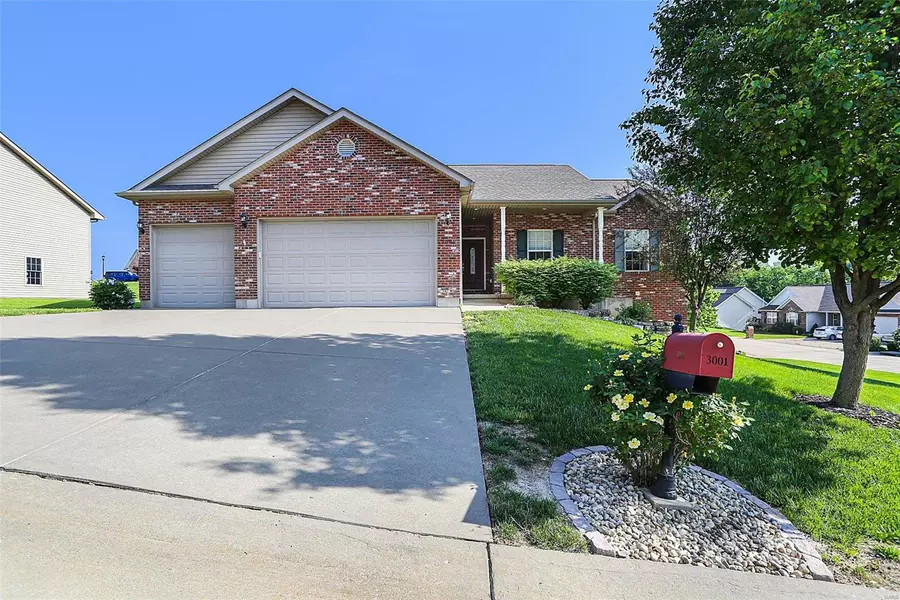 3001 Fox Trotter LN, Washington, MO 63090