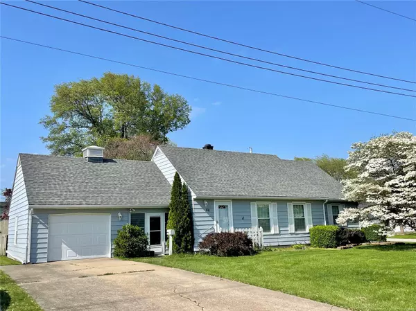 66 Woodlawn DR, Litchfield, IL 62056