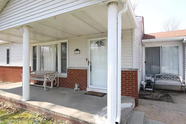 East Alton, IL 62024,227 Oakley PL