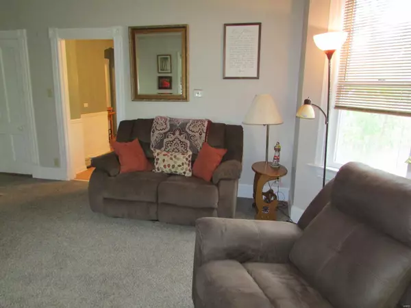 Moro, IL 62067,108 Maple ST