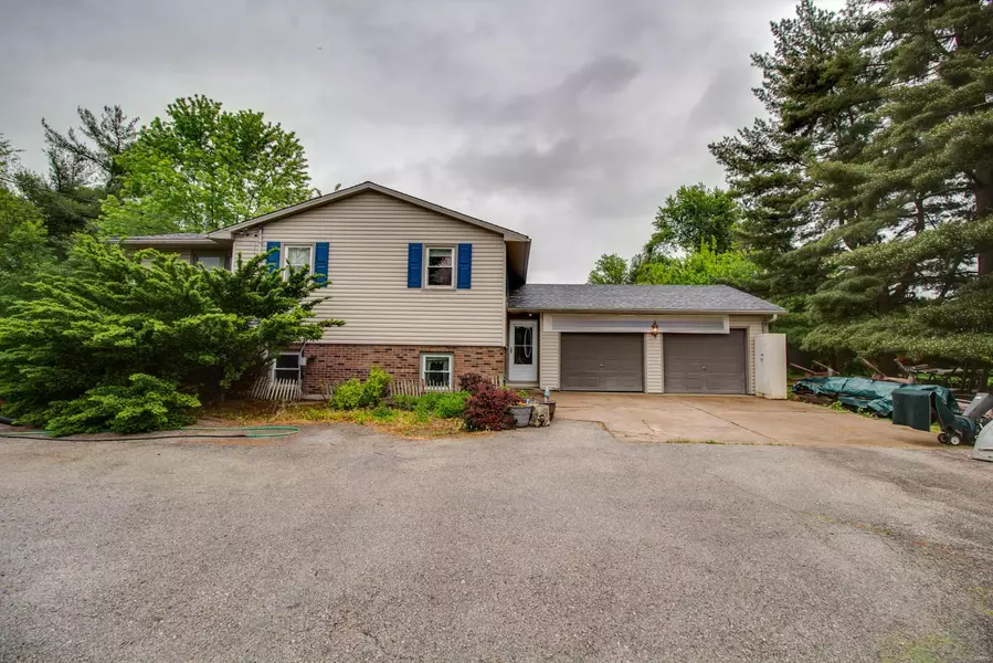 6117 Wenzel RD, Alton, IL 62002