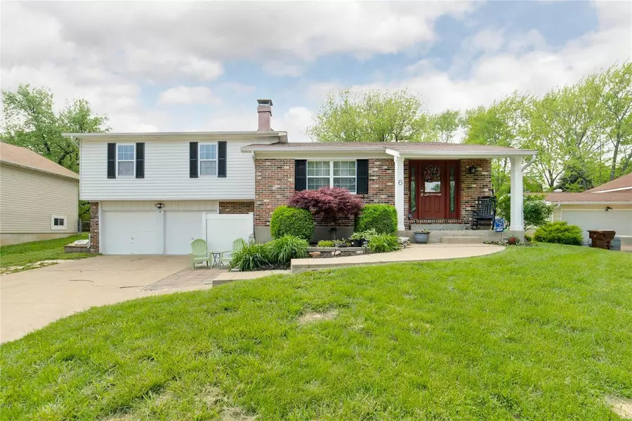 6 Wells Fargo DR, St Peters, MO 63376