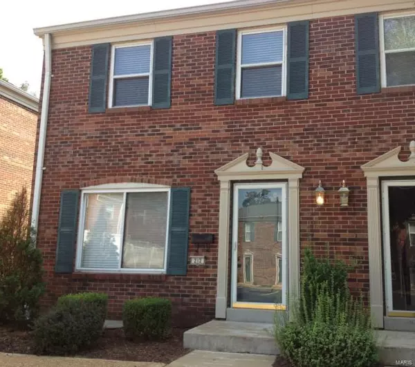 Kirkwood, MO 63122,212 Charmers CT #212