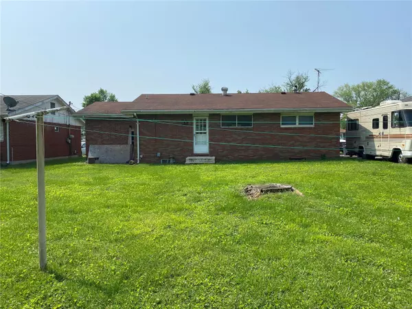 East Alton, IL 62024,810 Ewing ST