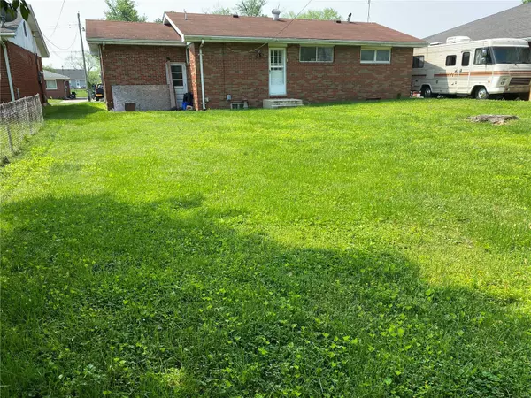 East Alton, IL 62024,810 Ewing ST