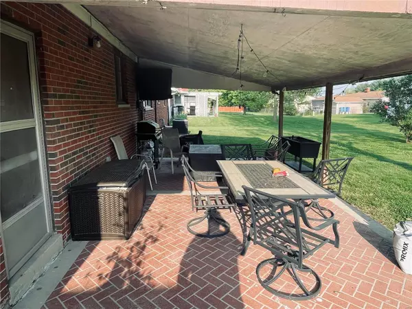 Trenton, IL 62293,416 E 3rd ST