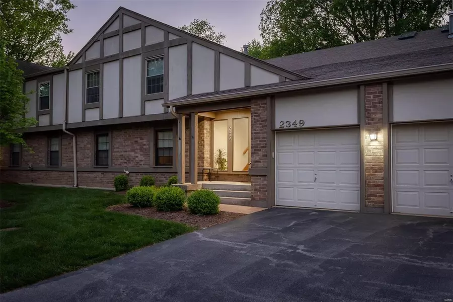 2349 Seven Pines DR #8, Maryland Heights, MO 63146