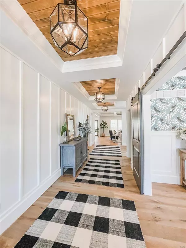 Glendale, MO 63122,826 Warwick LN