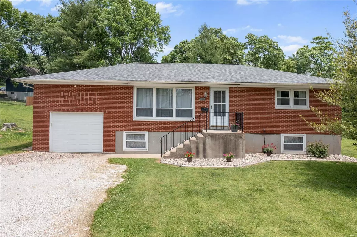 Columbia, IL 62236,236 S Riebeling ST