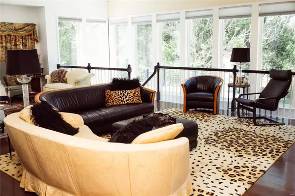 Eureka, MO 63025,525 Fairway Oaks DR