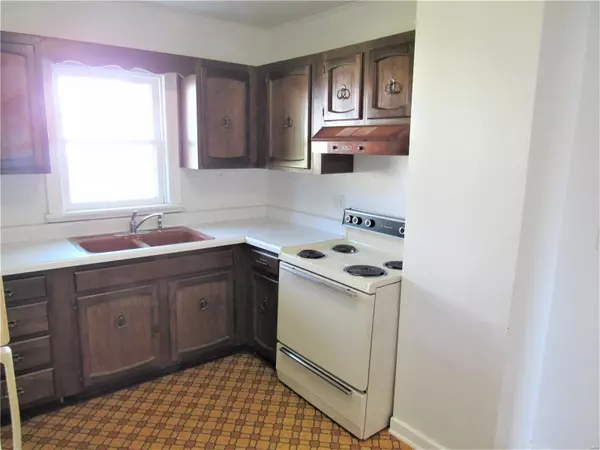 Alton, IL 62002,1 E Delmar AVE