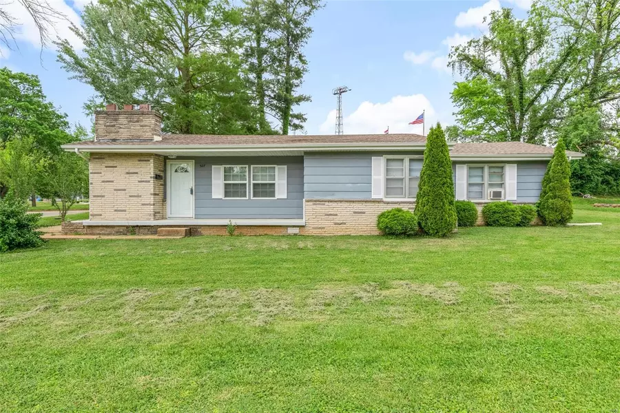 527 Virginia, Farmington, MO 63640