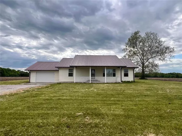 7447 Highway 151, Clarence, MO 63437