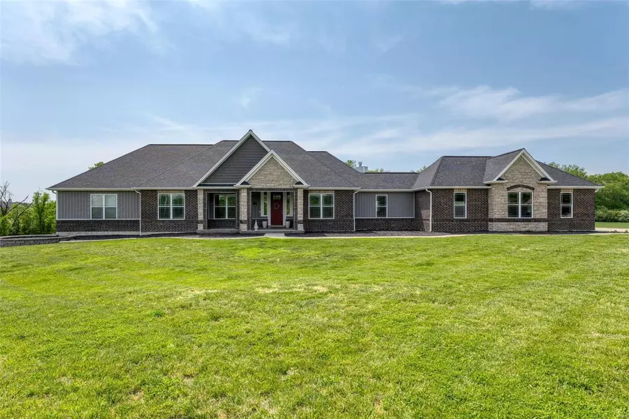 121 Barton Creek, Wentzville, MO 63385