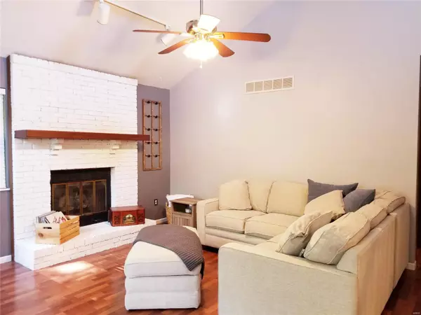 Collinsville, IL 62234,890 Lester AVE