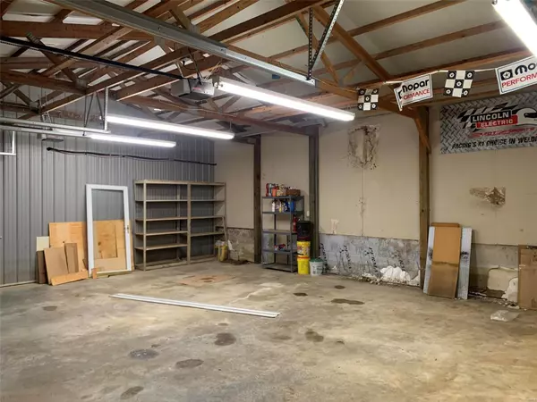 West Alton, MO 63386,1001 Saale