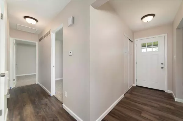 Florissant, MO 63033,1420 Thoroughbred LN