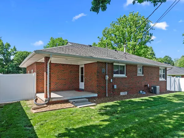 Belleville, IL 62223,305 Southgate DR