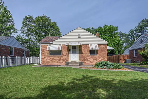 554 S Central Ave, Wood River, IL 62095