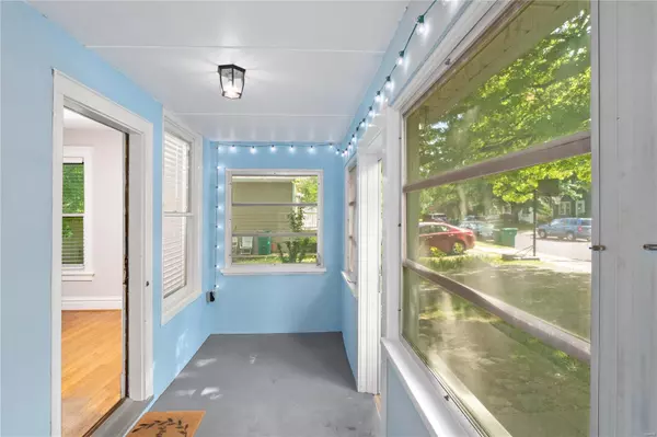 St Louis, MO 63119,360 Sidney PL