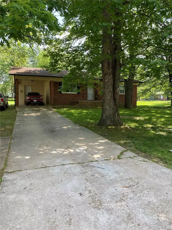 Poplar Bluff, MO 63901,2702 W Rubye Springs RD