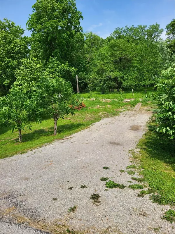 1716 D St., Hannibal, MO 63401