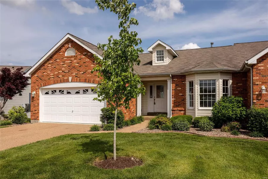 4 Putting Green DR #10, Dardenne Prairie, MO 63368