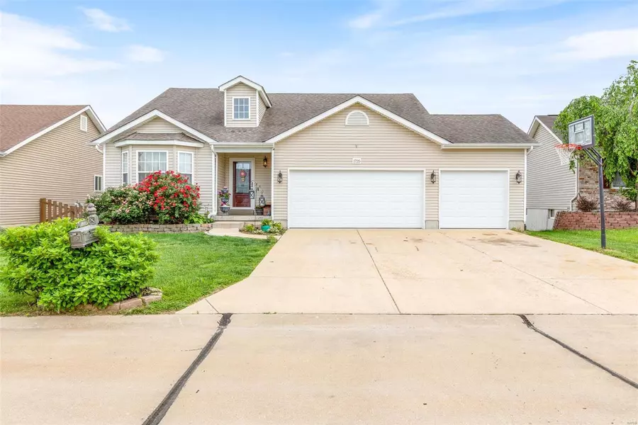 1725 Waters Edge, Pevely, MO 63070