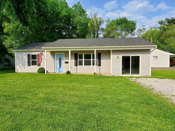 1600 Terry LN, Belleville, IL 62226