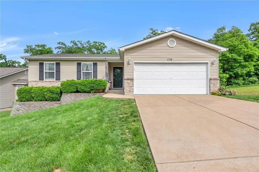 1716 Twelve Oaks PL, Pevely, MO 63070