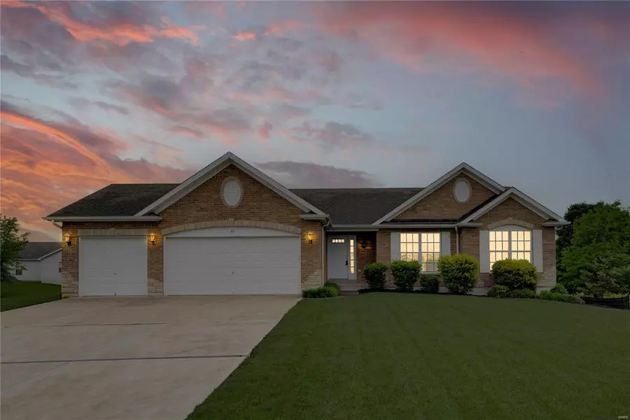35 Oxford, Troy, MO 63379