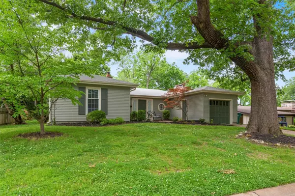 Webster Groves, MO 63119,311 Oak Manor LN