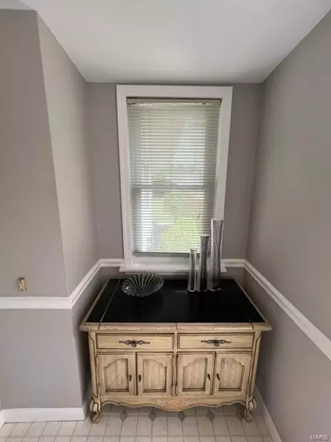 Webster Groves, MO 63119,478 Fieldcrest DR