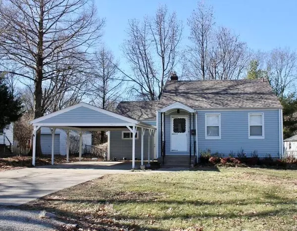 3 Orchard LN, Collinsville, IL 62234