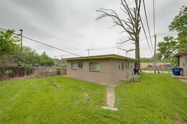 St Louis, MO 63115,4671 Rosalie ST