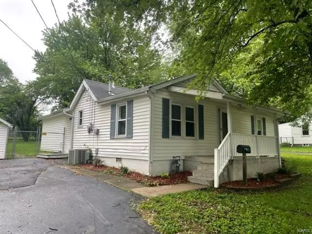 4050 Jane AVE, St Ann, MO 63074