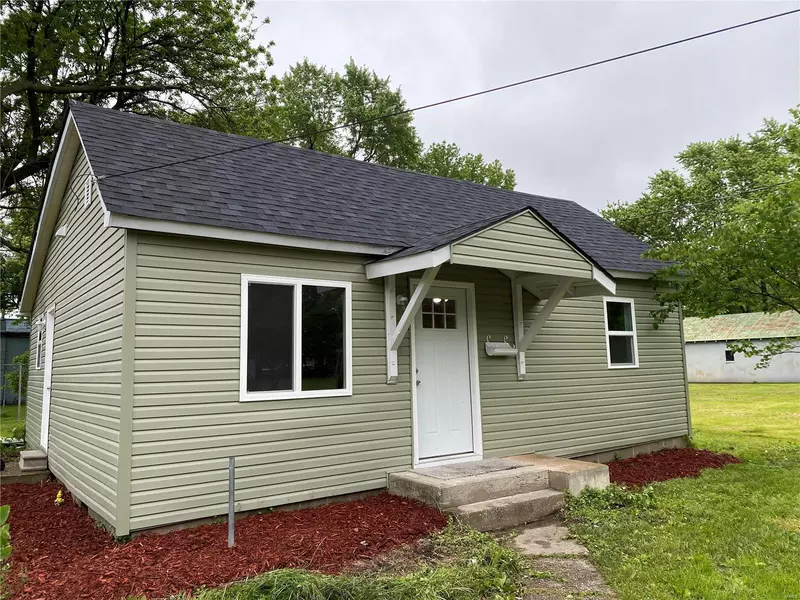 718 Cherry ST, Montgomery City, MO 63361