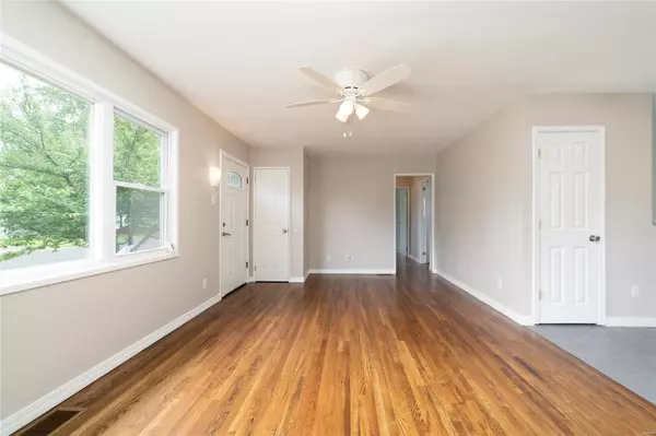 Florissant, MO 63031,1735 Fernbrook LN