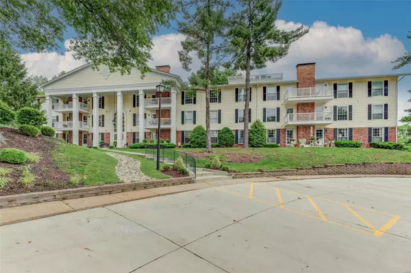 1530 Bedford Forge CT #6, Chesterfield, MO 63017