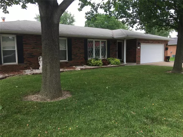 2121 Hamilton DR, Granite City, IL 62040