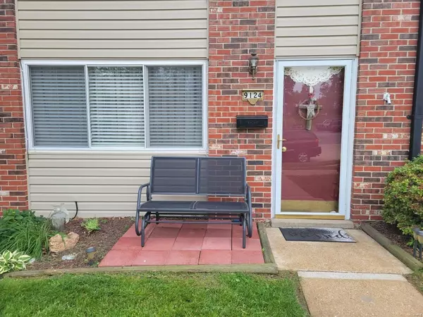 9124 Villaridge CT, St Louis, MO 63123