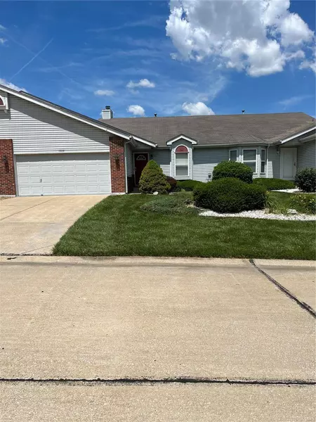 1509 Lienemann DR #33, St Peters, MO 63303