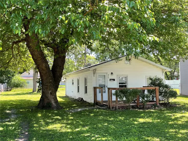 255 12th ST, Wood River, IL 62095