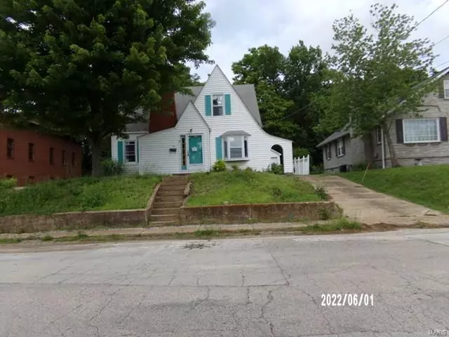 435 Kitchell AVE, St Clair, MO 63077