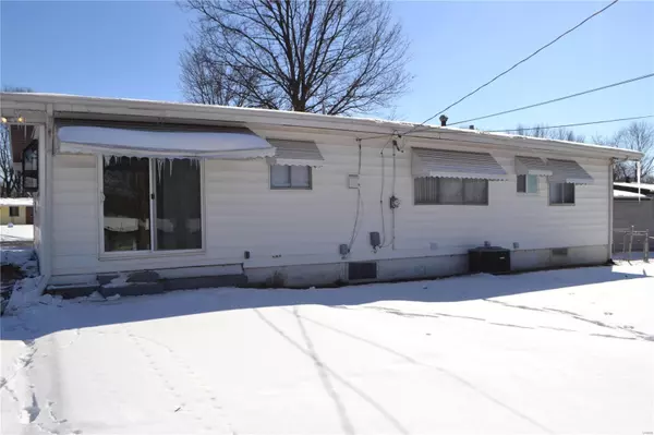 Florissant, MO 63033,3 Apache CT