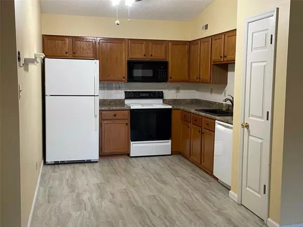 Manchester, MO 63021,905 Hanna Place CT #C
