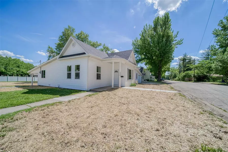 200 Rhoda ST, St James, MO 65559