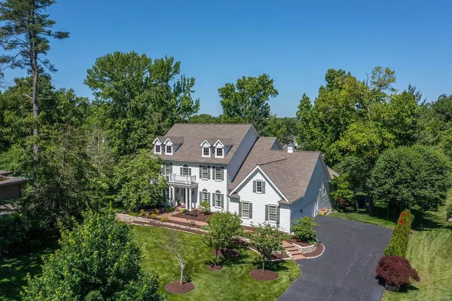3 Chipper RD, Frontenac, MO 63131